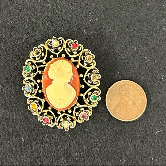 Victorian Cameo Brooch Missing 3 Stones - Picture 8 of 8